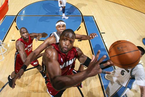 而是帮助他 而是帮助他